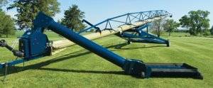 Harvest International Portable Augers - Harvest International Swing Away Augers